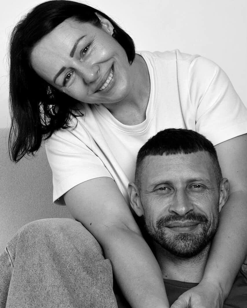 От сломанной ноги до собственного дела. Как семейная пара с тремя дочерьми нашла себя в дереве