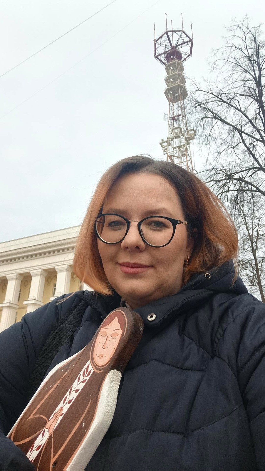 «Пилила даже при минус 15». Как белоруска начала создавать деревянных ангелов во время декрета