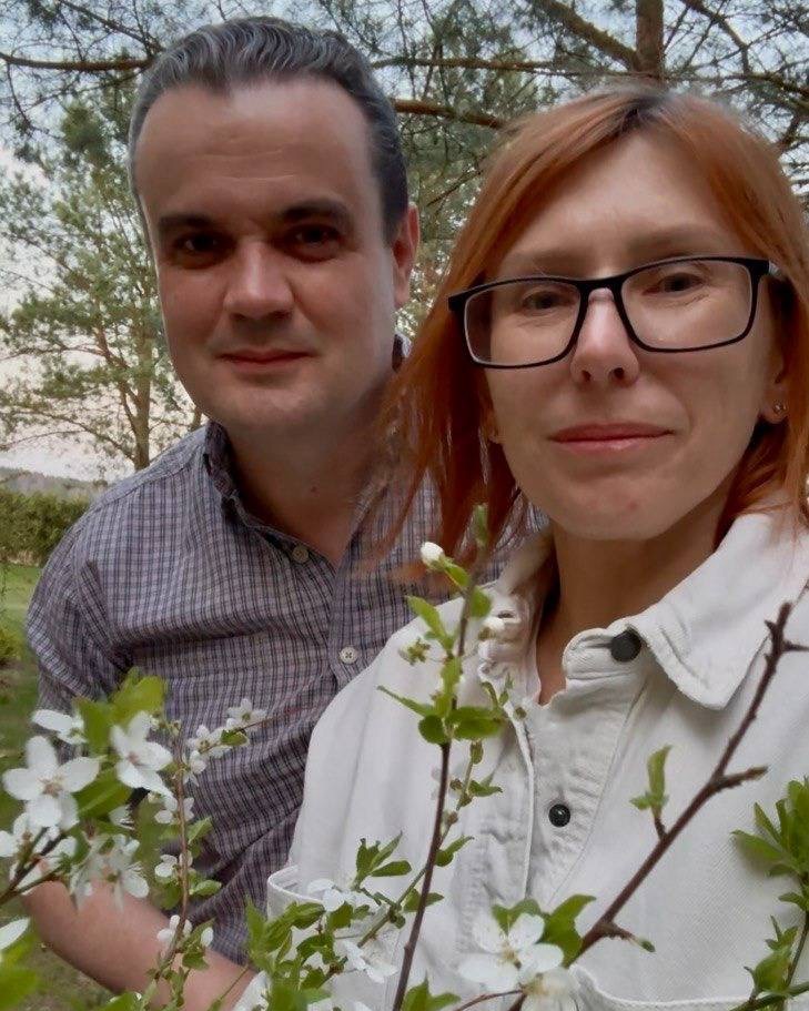 «Дохода пока нет, только расходы». Художник переехал в деревню и создал бренд кожаных аксессуаров ручной работы